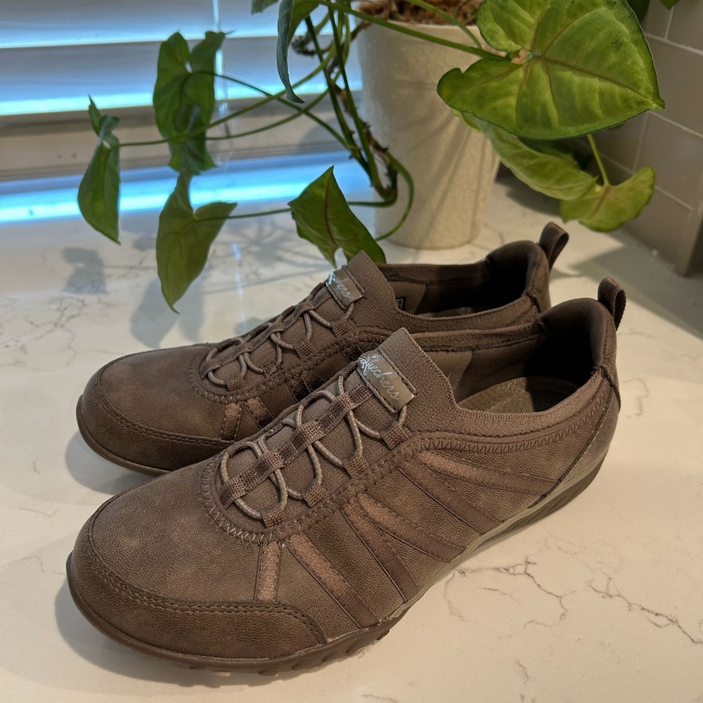 Skechers Casual Slip-On Sneakers in Brown